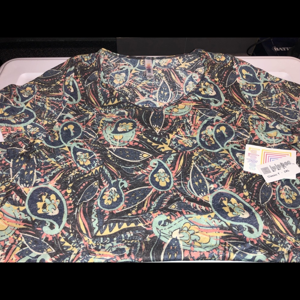 LuLaRoe BNWT 2XL Classic T